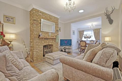 11 Pick Hill, Waltham Abbey, EN9 3LB