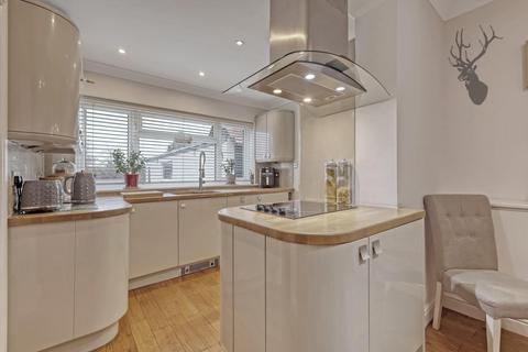 11 Pick Hill, Waltham Abbey, EN9 3LB