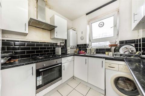 2 bedroom flat for sale, Hanbury Street, London E1