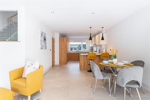 4 bedroom terraced house for sale, Victoria Court, Kenilworth Road, Leamington Spa
