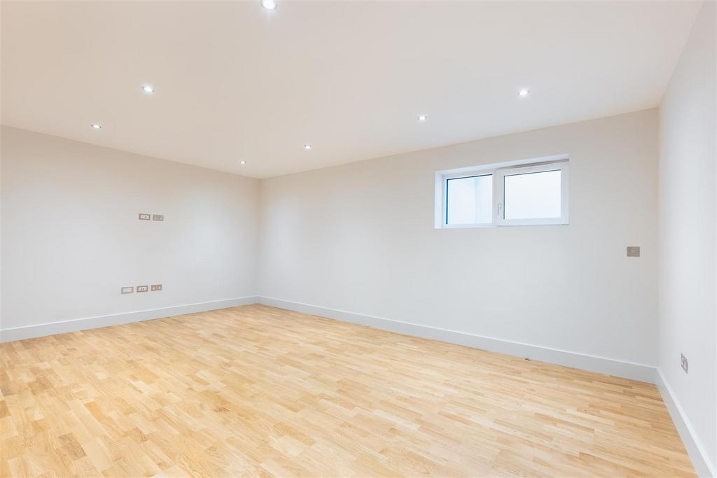 Basement reception room-1.jpg