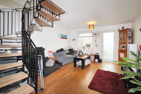 14 Aldenham Drive, Uxbridge, UB8 3UA