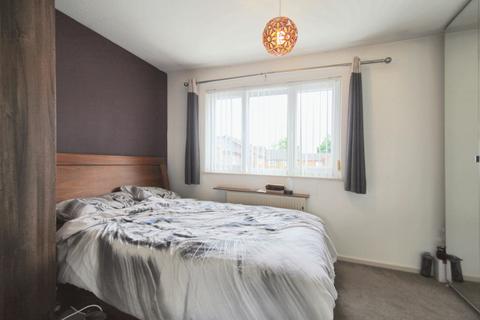 14 Aldenham Drive, Uxbridge, UB8 3UA