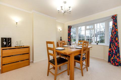 17 Raglan Court, South Croydon, CR2 6NT