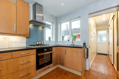 17 Raglan Court, South Croydon, CR2 6NT