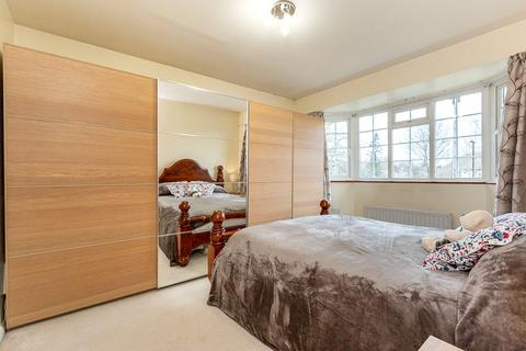 17 Raglan Court, South Croydon, CR2 6NT
