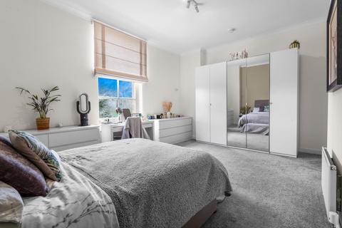 2 bedroom apartment for sale, Stoneleigh Court, Leeds
