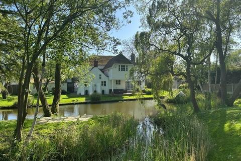 undefined, Burnham on Crouch