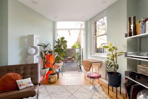 2 bedroom flat to rent, Dalston Lane, London E8