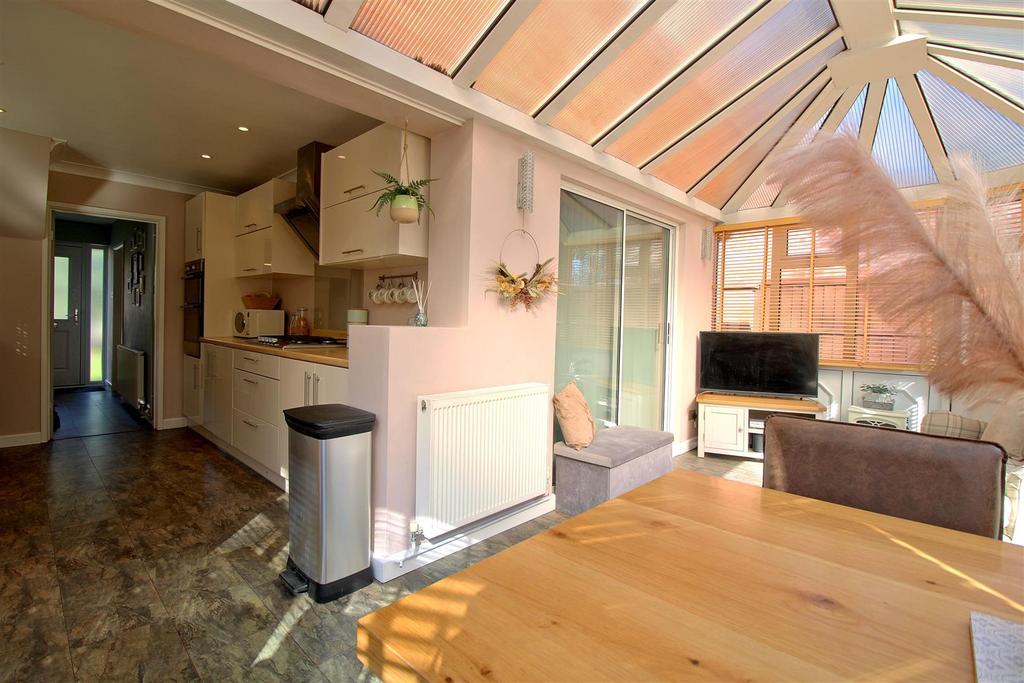 Conservatory/Kitchen