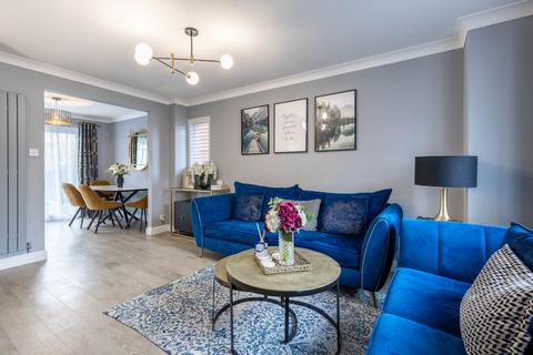 2 Celedon Close, Grays, RM16 6PZ