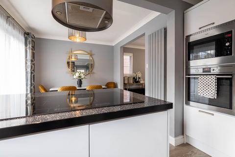 2 Celedon Close, Grays, RM16 6PZ