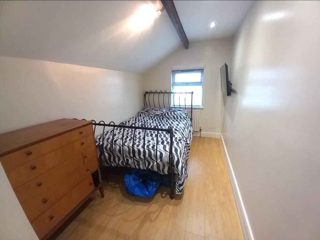 23 b bedroom