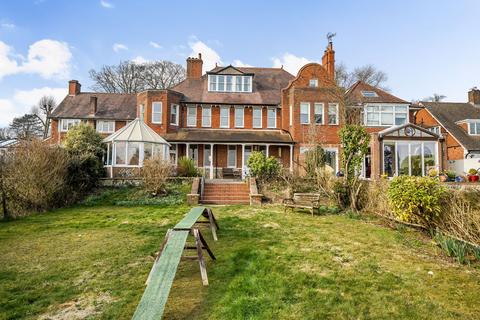 The Ridge, Woldingham, CR3