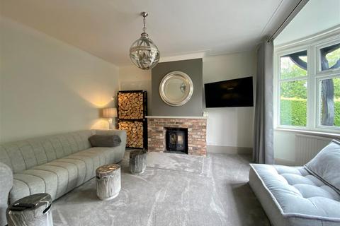 4 bedroom detached house to rent, Buxton Road, Disley, Stockport