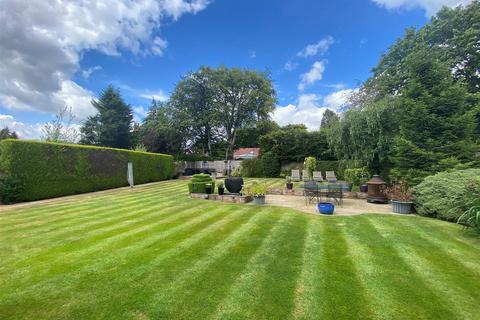 4 bedroom detached house to rent, Buxton Road, Disley, Stockport