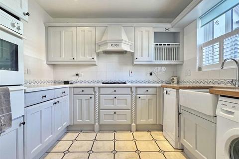 62 Cuckoo Way, Great Notley, Braintree, CM77 7YG