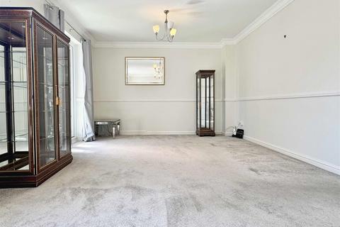62 Cuckoo Way, Great Notley, Braintree, CM77 7YG