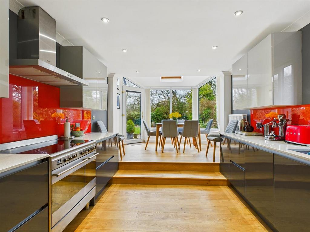 CAM03145 G0-PR0260-STILL023.jpg