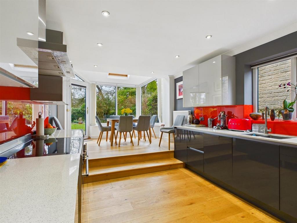 CAM03145 G0-PR0260-STILL025.jpg