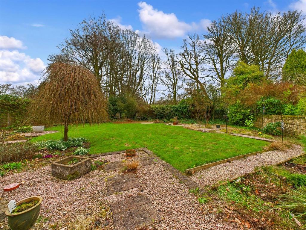 CAM03145 G0-PR0260-STILL046.jpg