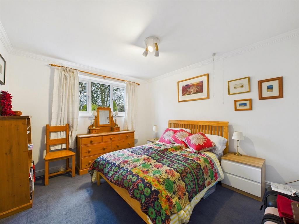 CAM03145 G0-PR0260-STILL042.jpg