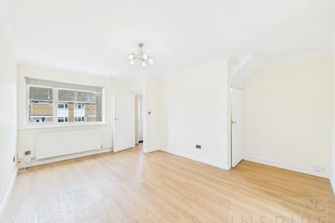 2 bedroom terraced house to rent, Rowan Close, Haywards Heath RH16