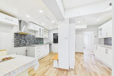 35 Ayres Drive, Peterborough, PE2 8JS