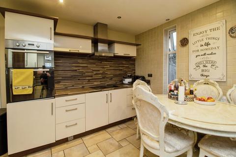 2 bedroom detached bungalow for sale, Cranfield Park Avenue, Wickford SS12