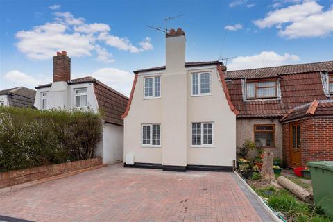 3 bedroom end of terrace house for sale, Elliman Avenue, Slough