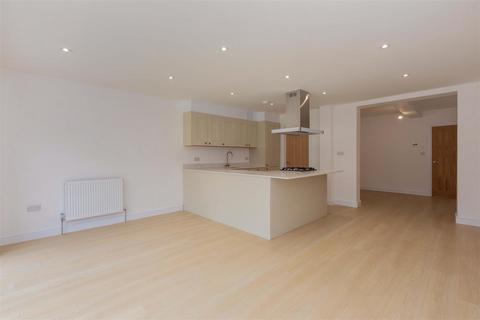 3 bedroom end of terrace house for sale, Elliman Avenue, Slough