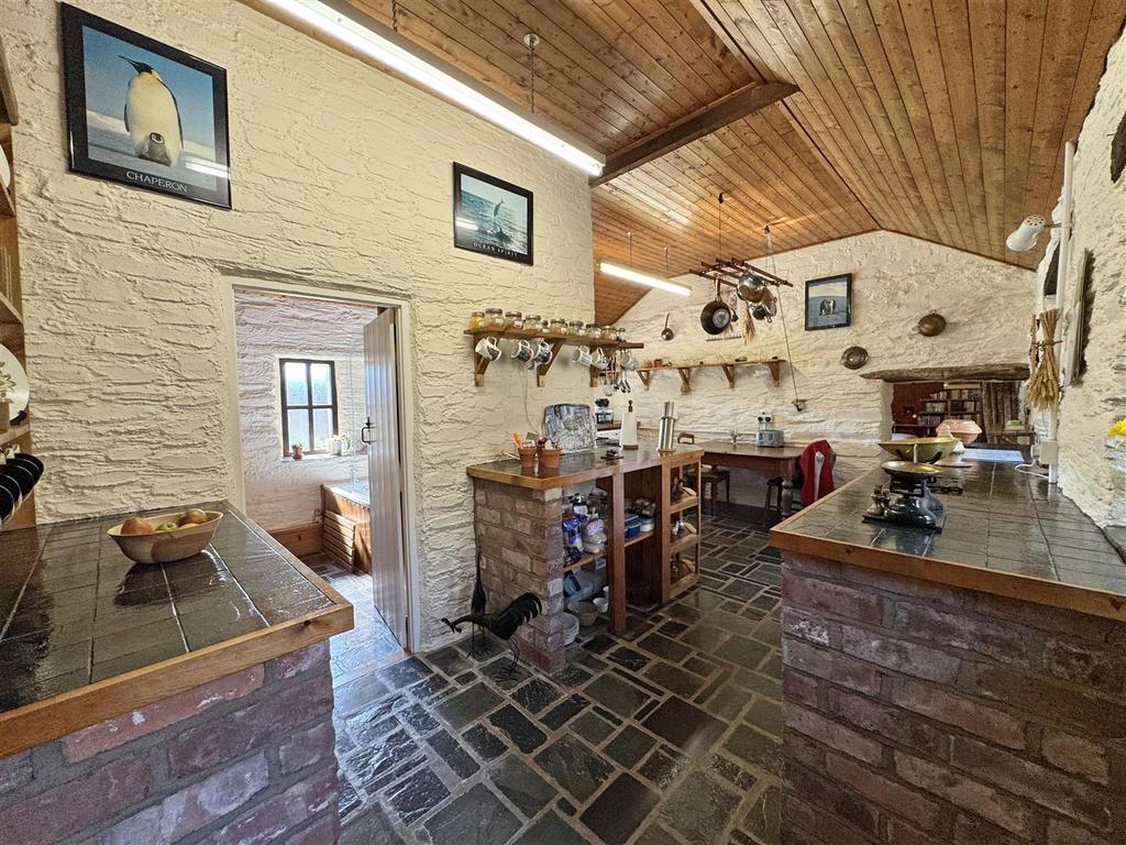 L shaped kitchen