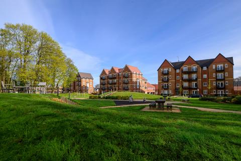 2 bedroom flat for sale, Aspen Road, Abbey Barn Park, High Wycombe, Buckinghamshire, HP10 9GG