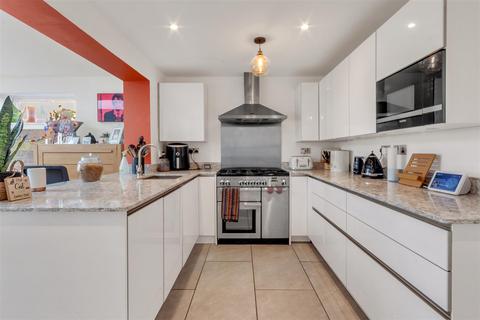 3 bedroom detached house for sale, Jasmine Walk, Evesham