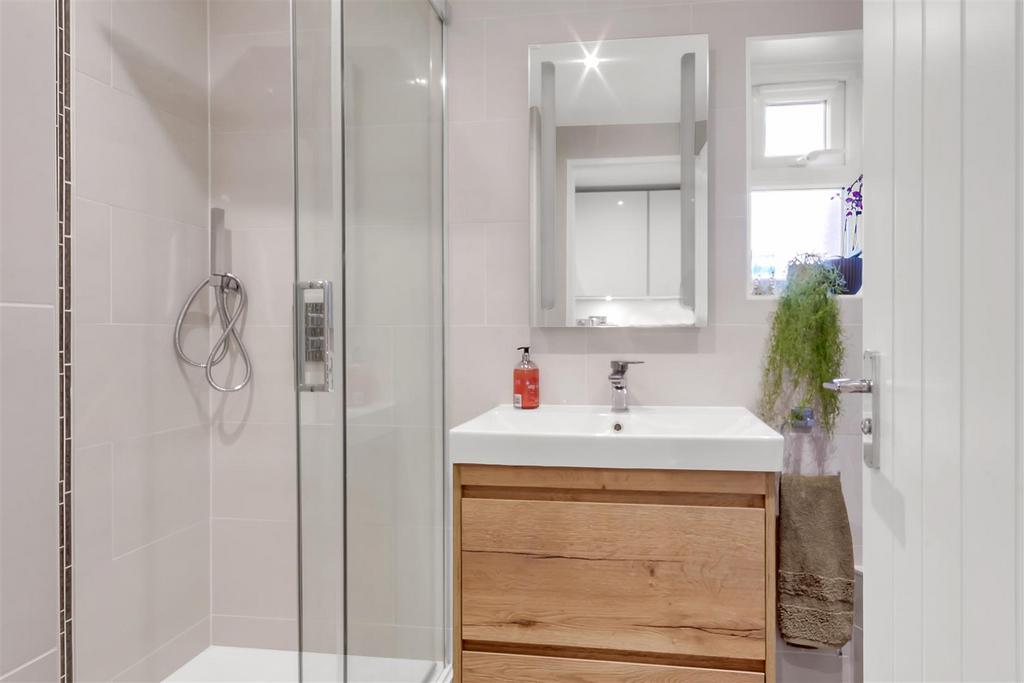 Shower Room.jpg