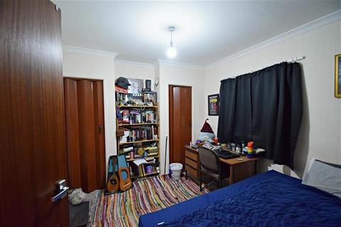 3 bedroom semi-detached house to rent, Stanmore