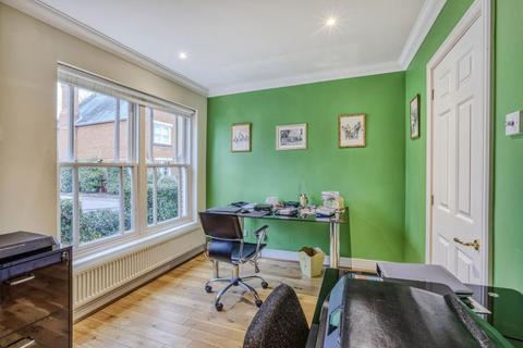 13 Lime Tree Walk, Virginia Water, GU25 4SW