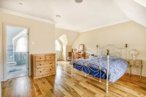 13 Lime Tree Walk, Virginia Water, GU25 4SW
