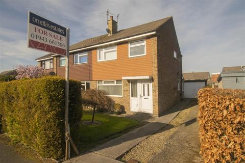 3 bedroom semi-detached house for sale, West Lea Grove, Leeds LS19