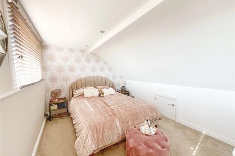 6 Ashbourne Avenue, Middleton, Manchester, M24 2NZ