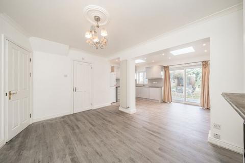3 bedroom house to rent, Lincoln Avenue, Twickenham TW2
