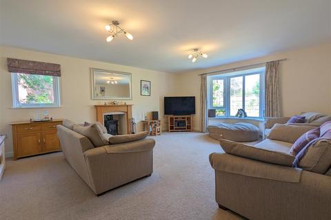 4 bedroom detached house for sale, Shire Gardens, Upton-Upon-Severn, Worcester