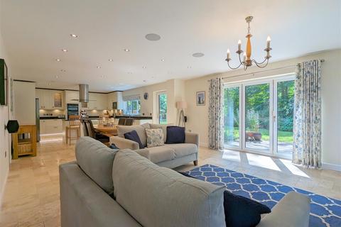 4 bedroom detached house for sale, Shire Gardens, Upton-Upon-Severn, Worcester