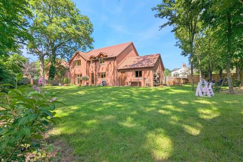 4 bedroom detached house for sale, Shire Gardens, Upton-Upon-Severn, Worcester