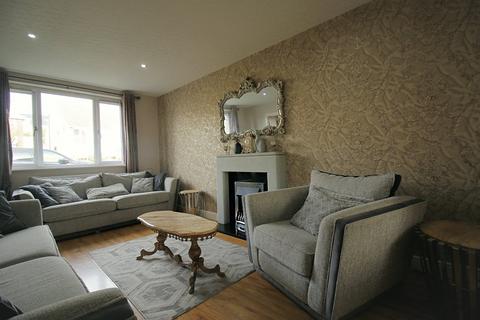 14 Raeburn Drive, Bradford, BD6 2LL