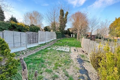 3 bedroom semi-detached house for sale, Richmond Hill, Luton, Bedfordshire, LU2 7JG