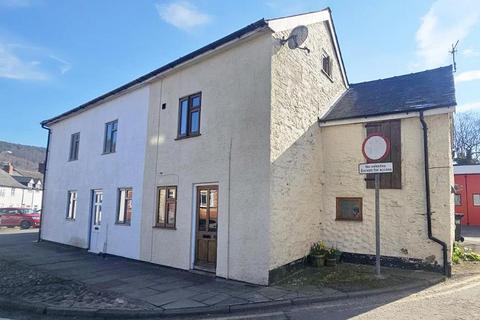 2 bedroom end of terrace house for sale, Market Street, Knighton
