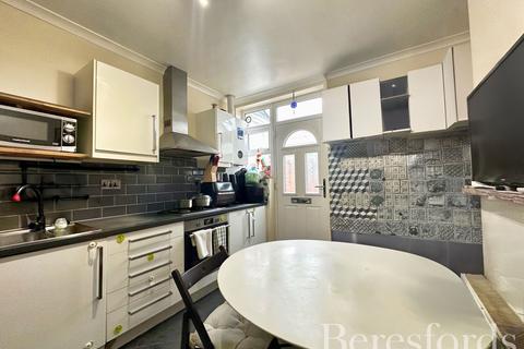 2 bedroom apartment for sale, Hornchurch Road, Hornchurch, RM11
