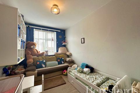 2 bedroom apartment for sale, Hornchurch Road, Hornchurch, RM11