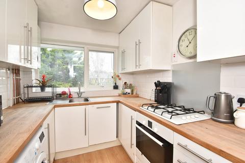 2 bedroom maisonette for sale, Layton Court, Weybridge, KT13